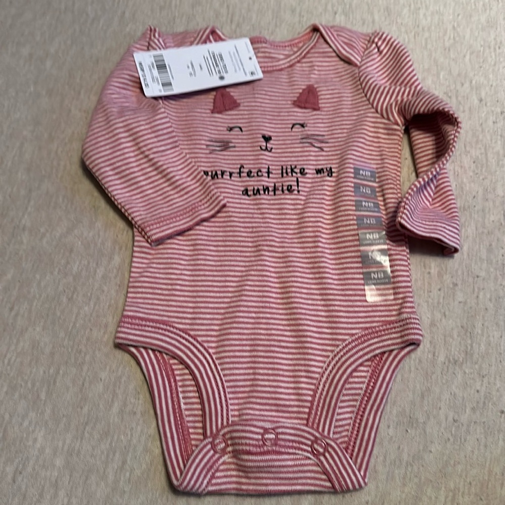 NWT Carter “purrrrrfect like auntie” onsie.
